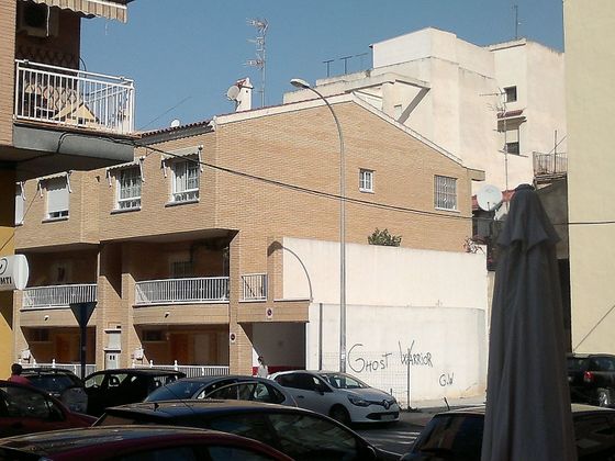 Foto 1 de Casa adossada en venda a Orihuela ciudad de 4 habitacions amb terrassa i garatge