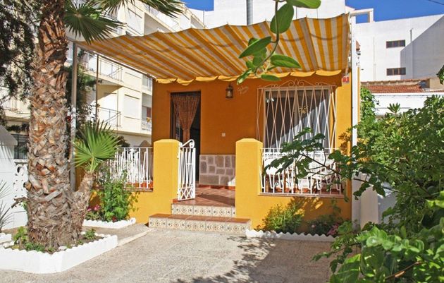 Foto 1 de Xalet en venda a Playa de los Locos de 3 habitacions amb terrassa i piscina