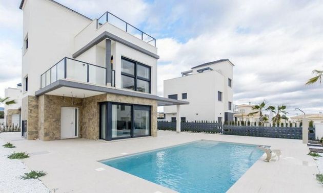 Foto 1 de Casa en venda a Castalla de 4 habitacions amb terrassa i piscina