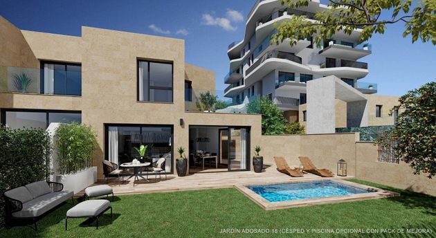 Foto 1 de Casa adossada en venda a Villajoyosa ciudad de 3 habitacions amb terrassa i piscina