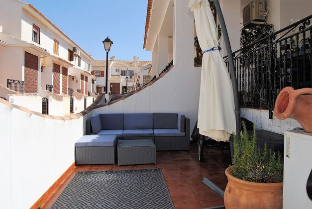 Foto 2 de Casa adossada en venda a calle Monte Santa Pola de 3 habitacions amb terrassa i piscina