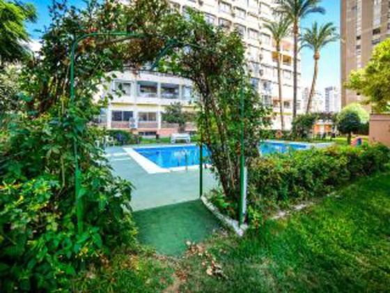 Foto 2 de Venta de piso en calle Jaén de 3 habitaciones con terraza y piscina