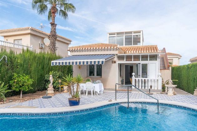 Foto 2 de Chalet en venta en Playa Flamenca - Punta Prima de 2 habitaciones con terraza y piscina