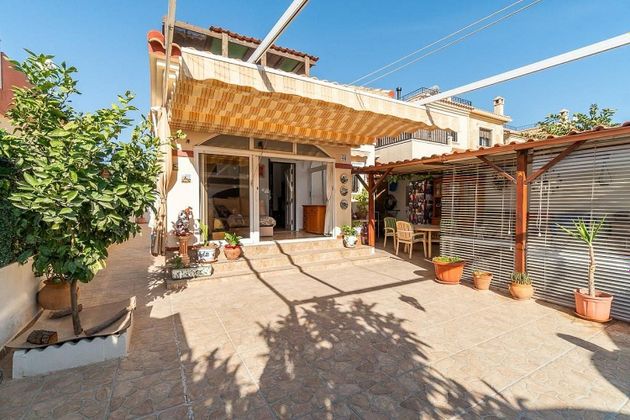 Foto 1 de Casa en venta en Nueva Torrevieja - Aguas Nuevas de 2 habitaciones con terraza y piscina