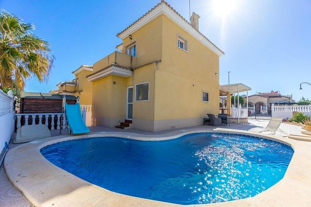 Foto 1 de Xalet en venda a Algorfa de 3 habitacions amb terrassa i piscina