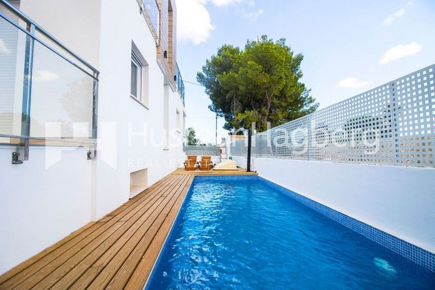 Foto 1 de Chalet en venta en Nucia (la) de 4 habitaciones con terraza y piscina