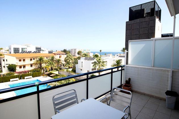Foto 2 de Dúplex en venda a Les Marines/Las Marinas de 3 habitacions amb terrassa i piscina