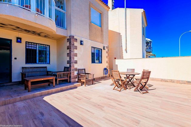 Foto 1 de Pis en venda a calle Rodrigo de 2 habitacions amb terrassa i piscina