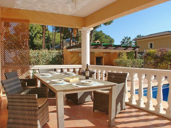 Foto 2 de Alquiler de chalet en Pinar del Advocat - Cometa de 4 habitaciones con terraza y piscina