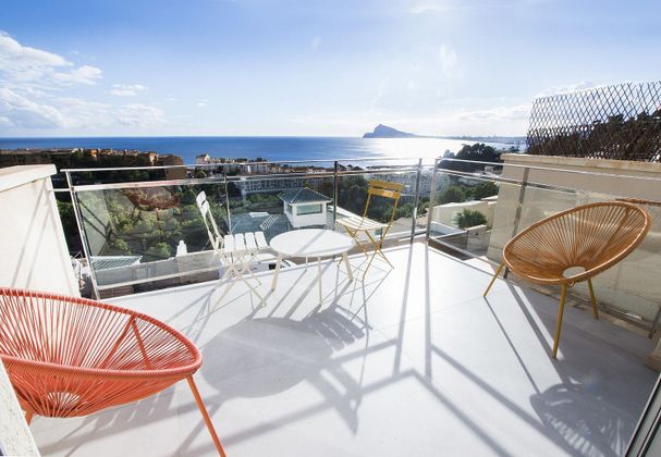 Foto 1 de Dúplex en venda a Zona de Mascarat de 2 habitacions amb terrassa i piscina
