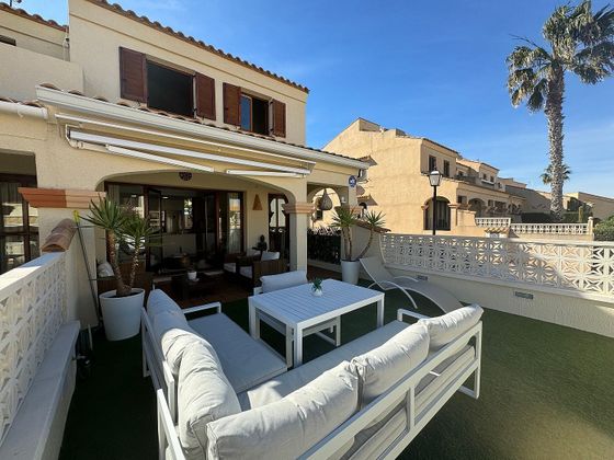 Foto 2 de Casa en venta en avenida D'escandinàvia de 3 habitaciones con terraza y piscina