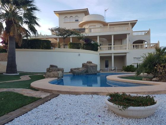 Foto 1 de Chalet en venta en Pueblo Levante de 6 habitaciones con terraza y piscina