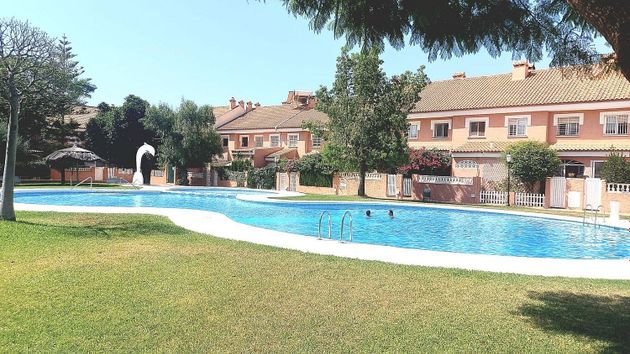 Foto 1 de Casa adosada en venta en San Antón de 4 habitaciones con terraza y piscina