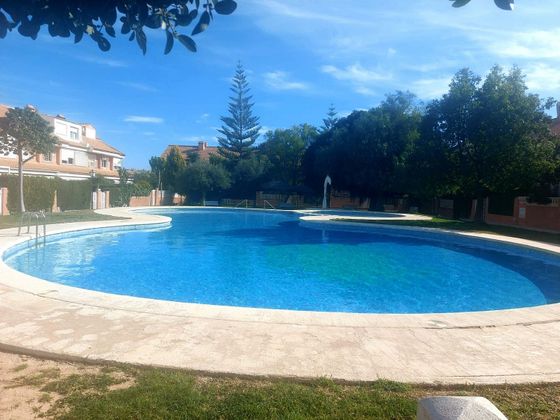 Foto 2 de Casa adossada en venda a San Antón de 4 habitacions amb terrassa i piscina