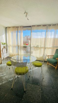Foto 1 de Piso en alquiler en avenida De Villajoyosa de 1 habitación con muebles y ascensor