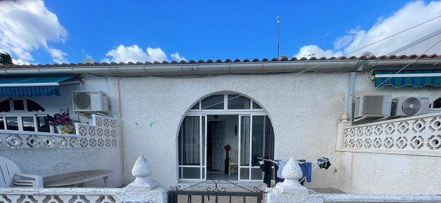 Foto 1 de Casa en lloguer a La Siesta - El Salado - Torreta de 2 habitacions amb terrassa i jardí