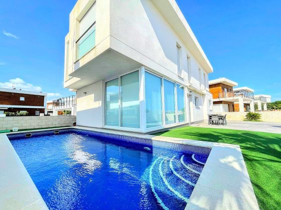 Foto 2 de Xalet en lloguer a Gran Alacant de 4 habitacions amb terrassa i piscina