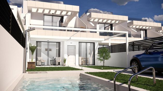 Foto 2 de Chalet en venta en Rojales de 3 habitaciones con terraza y piscina
