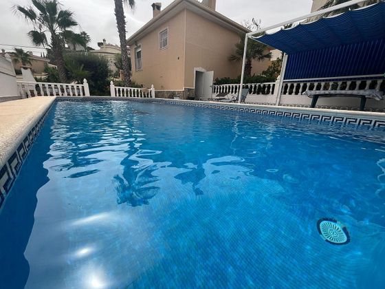 Foto 1 de Chalet en venta en Rojales de 2 habitaciones con terraza y piscina
