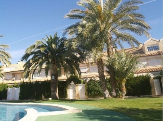 Foto 2 de Venta de casa adosada en San Juan de Alicante/Sant Joan d´Alacant de 4 habitaciones con terraza y piscina