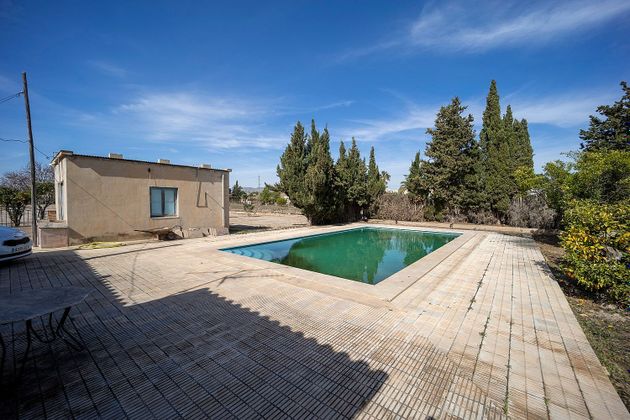 Foto 2 de Xalet en venda a Novelda de 4 habitacions amb piscina i jardí