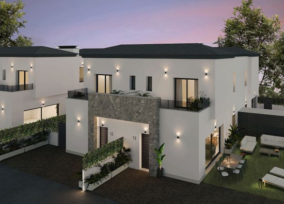 Foto 2 de Casa adossada en venda a calle Antoñita Sanchis Buades de 3 habitacions amb terrassa i piscina