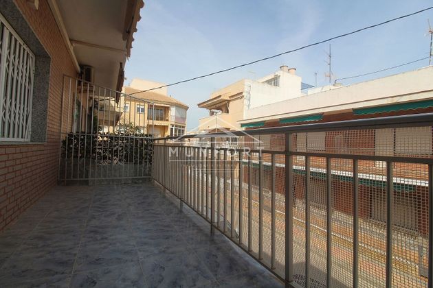 Foto 2 de Piso en venta en Centro - Alcazares, Los de 4 habitaciones con terraza y aire acondicionado