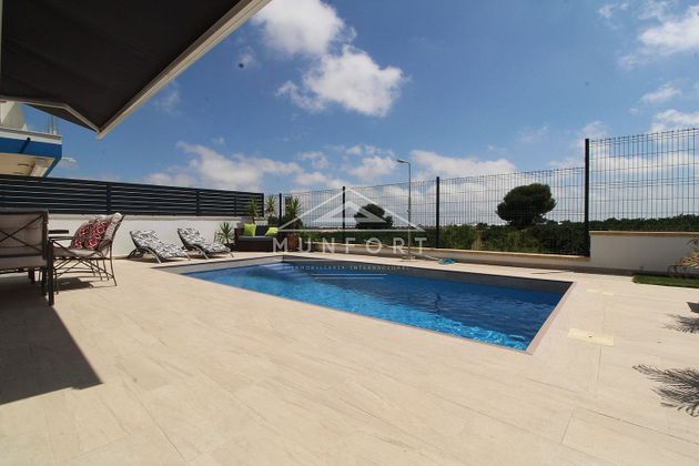 Foto 1 de Xalet en venda a Pinar de Campoverde de 4 habitacions amb terrassa i piscina