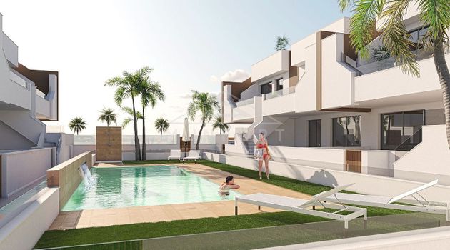 Foto 2 de Casa en venta en Los Peñascos-El Salero-Los Imbernones de 2 habitaciones con terraza y piscina