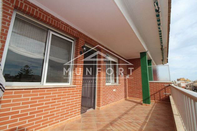 Foto 1 de Piso en venta en Centro - Alcazares, Los de 4 habitaciones con terraza y garaje