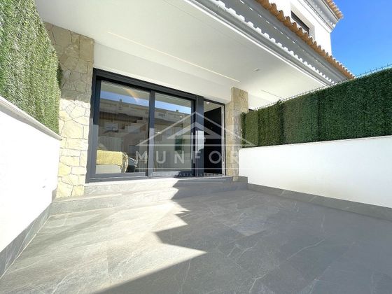 Foto 2 de Casa adossada en venda a San Pedro del Pinatar de 3 habitacions amb terrassa i jardí