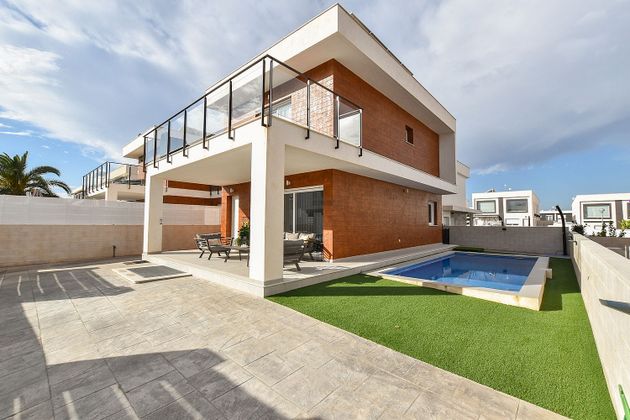 Foto 1 de Venta de chalet en calle Ventura Selva Gonzalez de 4 habitaciones con terraza y piscina