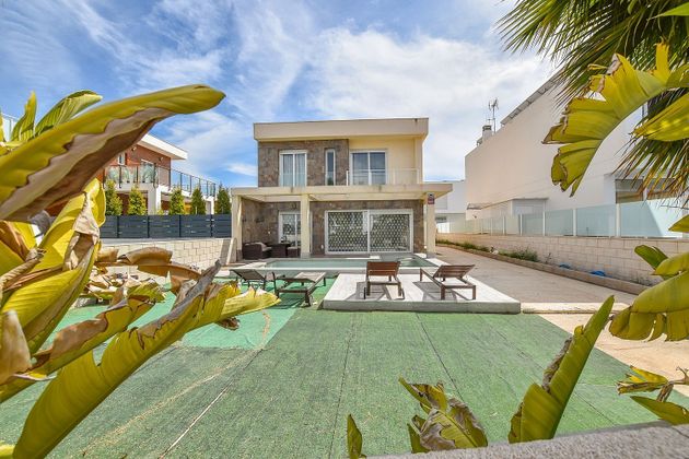 Foto 1 de Xalet en venda a calle Malta de 2 habitacions amb terrassa i piscina