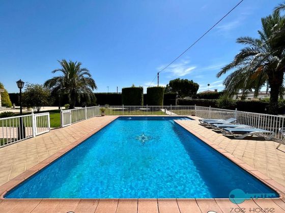 Foto 2 de Venta de chalet en Perleta - Maitino de 5 habitaciones con terraza y piscina