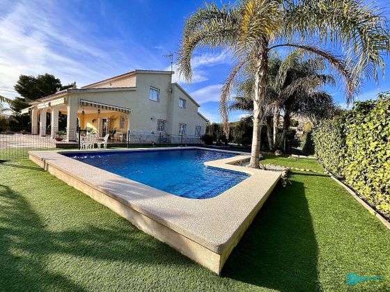 Foto 1 de Xalet en venda a Nou Altabix de 5 habitacions amb terrassa i piscina