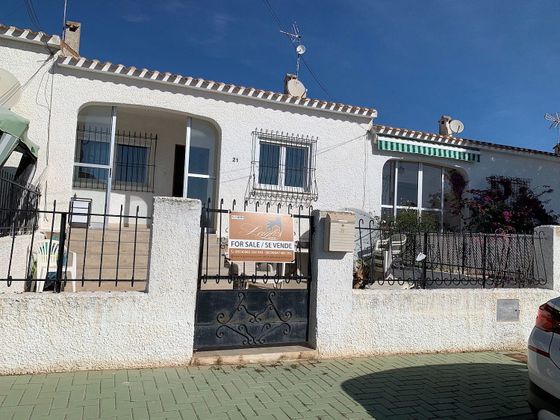Foto 1 de Casa adossada en venda a Pinar de Campoverde de 2 habitacions amb jardí