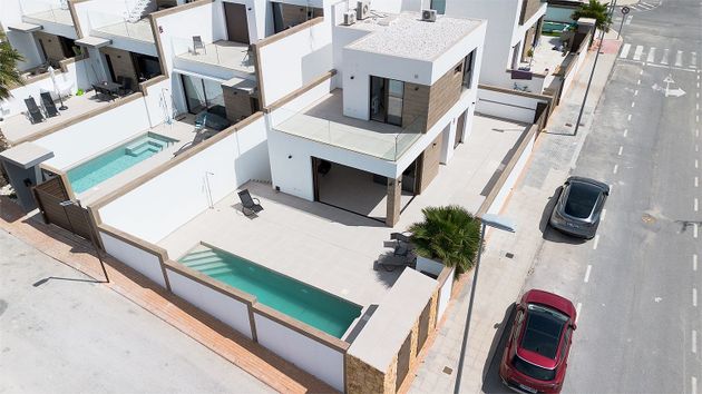 Foto 1 de Venta de casa en calle Goya de 3 habitaciones con terraza y piscina