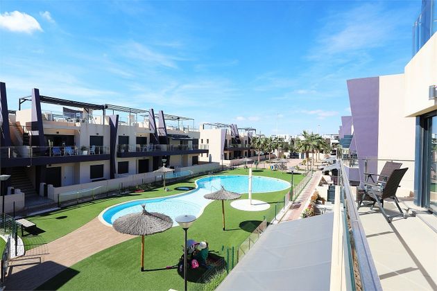 Foto 1 de Pis en venda a calle Gladiolo de 3 habitacions amb terrassa i piscina