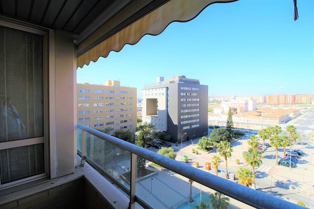 Foto 2 de Dúplex en venda a avenida Oscar Espla de 3 habitacions amb terrassa i garatge