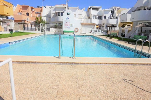 Foto 1 de Dúplex en venda a La Siesta - El Salado - Torreta de 3 habitacions amb terrassa i piscina