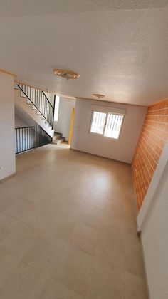 Foto 1 de Dúplex en venda a San Isidro (Alicante/Alacant) de 3 habitacions amb terrassa i garatge