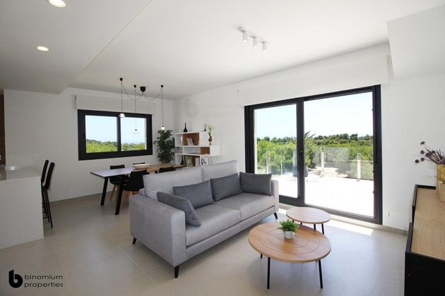 Foto 2 de Venta de piso en Pinar de Campoverde de 2 habitaciones con terraza y piscina