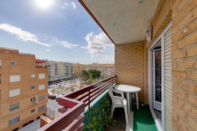 Foto 2 de Pis en venda a Centro - Torrevieja de 1 habitació amb terrassa i piscina