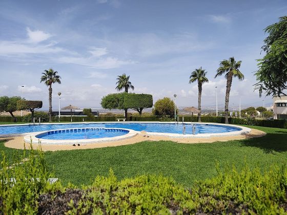 Foto 1 de Piso en venta en Gran Alacant de 2 habitaciones con terraza y piscina