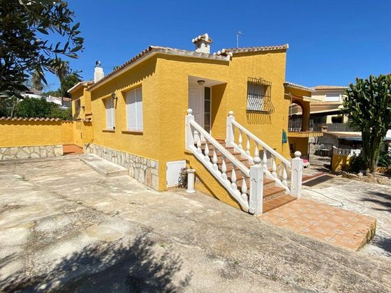 Foto 1 de Venta de chalet en El Montgó de 5 habitaciones con terraza y jardín