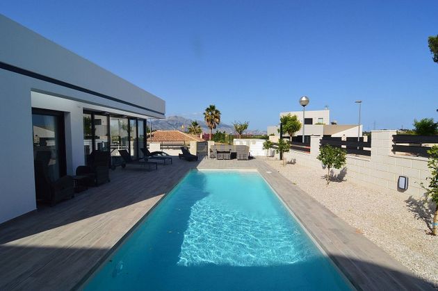 Foto 2 de Chalet en venta en Polop de 3 habitaciones con terraza y piscina