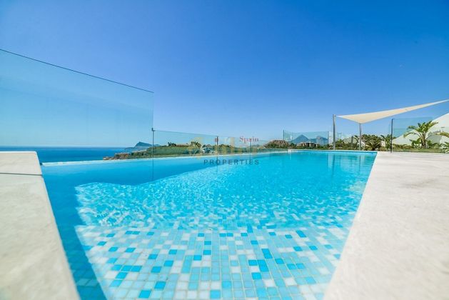 Foto 2 de Venta de chalet en Altea Hills de 5 habitaciones con terraza y piscina