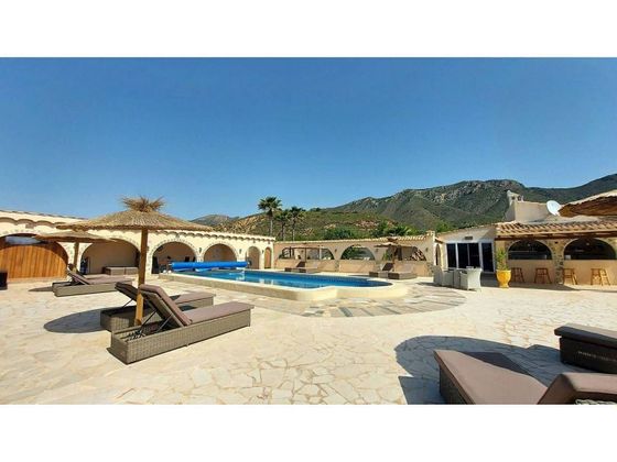 Foto 2 de Casa rural en venta en El Fondo de les Neus-El Hondon de las Nieves de 9 habitaciones con terraza y piscina