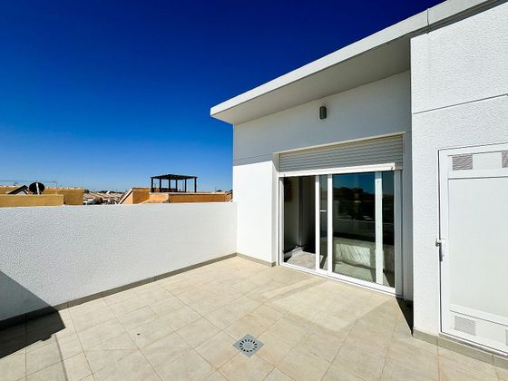 Foto 2 de Casa en venda a calle Las Abubillas de 3 habitacions amb terrassa i piscina