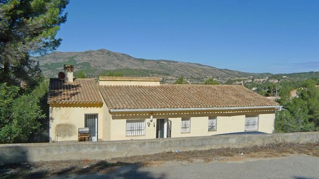 Foto 2 de Venta de casa en Jalón/Xaló de 5 habitaciones con terraza y garaje